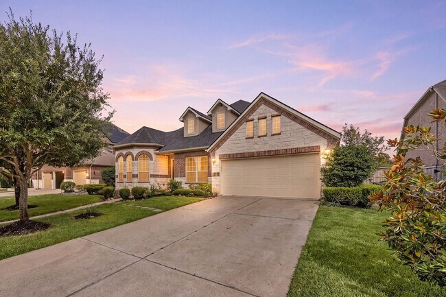 Building Photo - 25819 Oakwood Knoll Dr