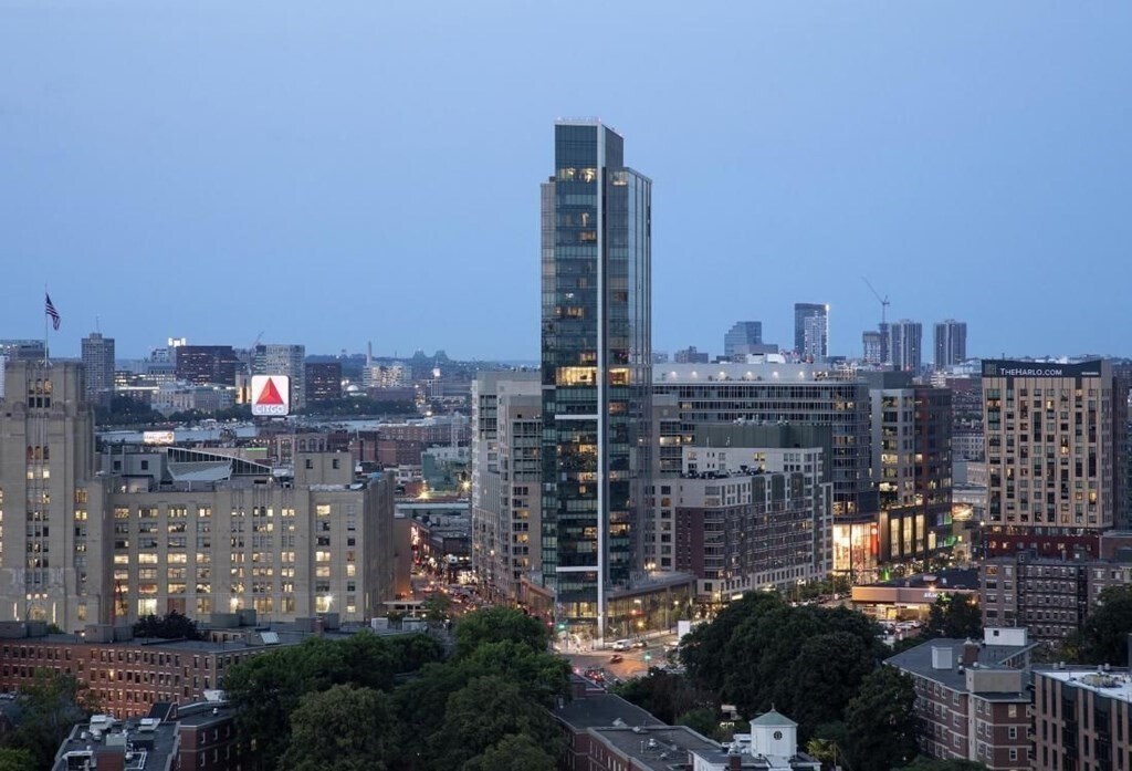 Building Photo - 188 Brookline Ave