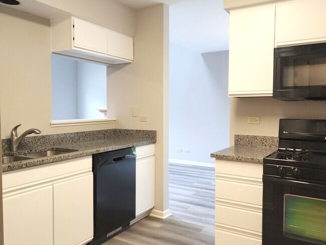 Building Photo - 252 Kensington Ct