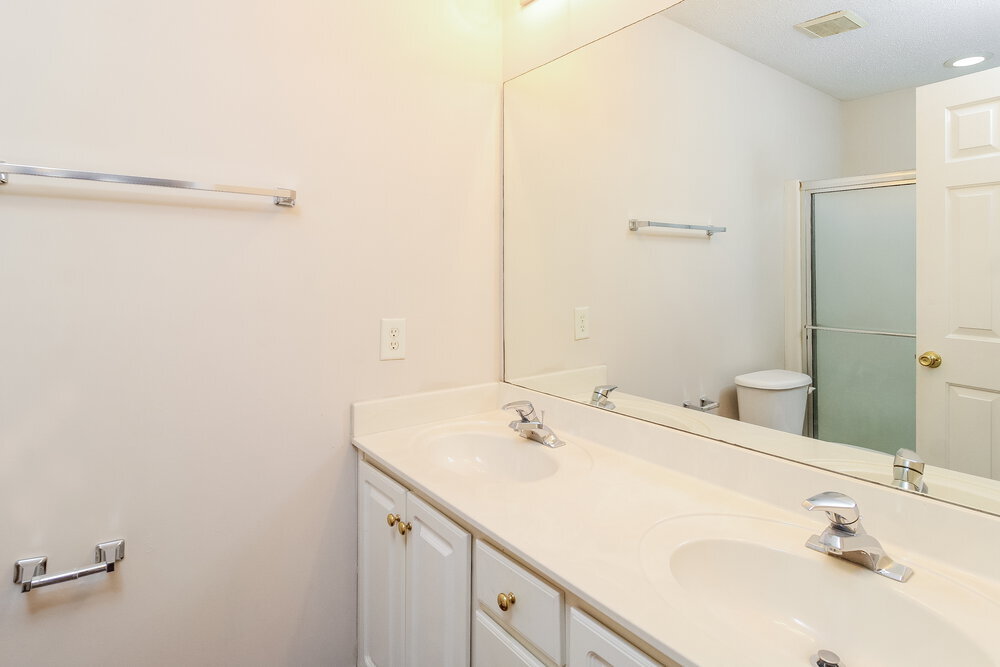 Building Photo - 640 Piermont Ct