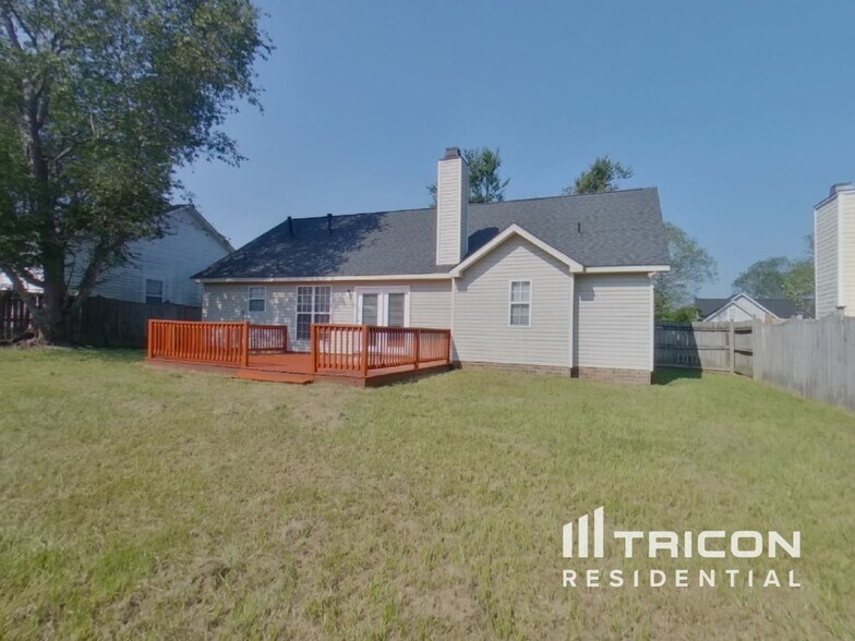 Building Photo - 92 Providence Plantation Cir