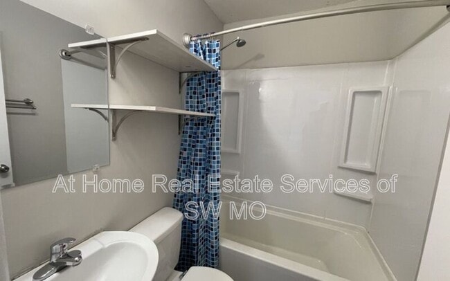 Building Photo - 2125 W Nichols St