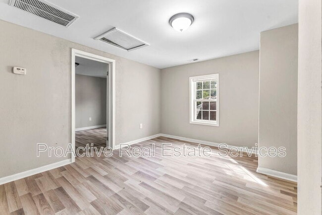 Building Photo - 1511 Highland Ave