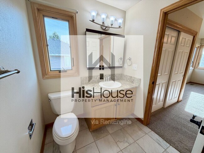 Building Photo - 2318 45th Ave