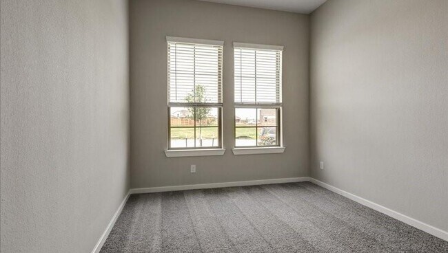 Building Photo - 810 Whispering Winds Dr