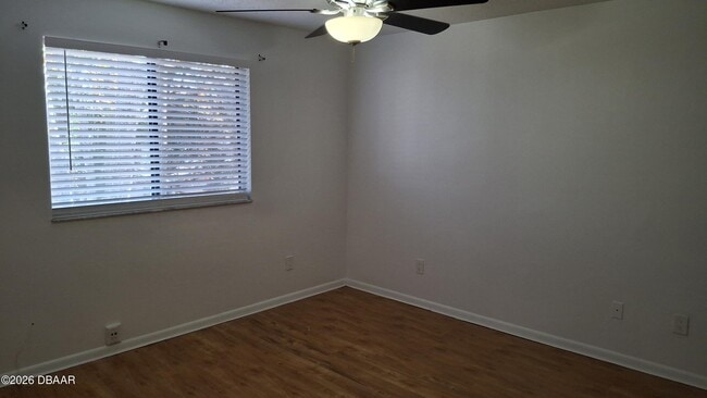 Building Photo - 196 W Sandalwood Ct