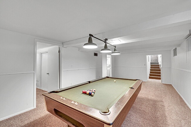 Building Photo - $3,500- Location! 2 Bed 2.5 Bath 2 Non-Con...
