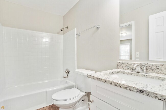 Building Photo - 1041 Avon Breeze Ct