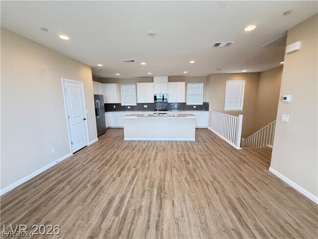 Building Photo - 1741 N Desert Foothills Dr