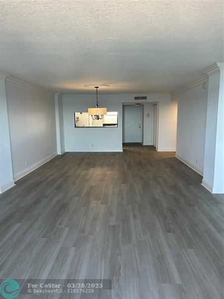 Building Photo - 1012 N Ocean Blvd