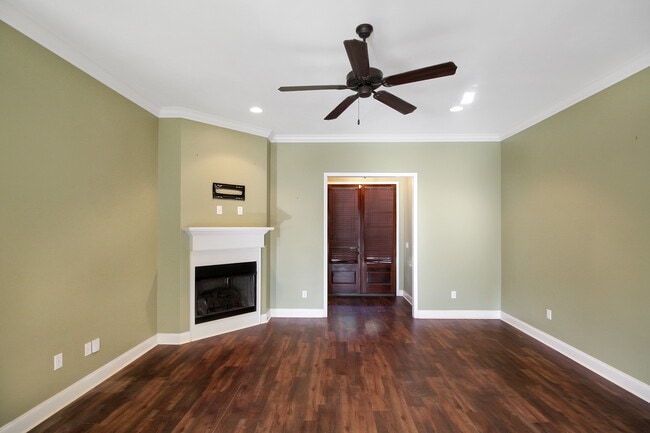 Building Photo - 165 Harvey Cir