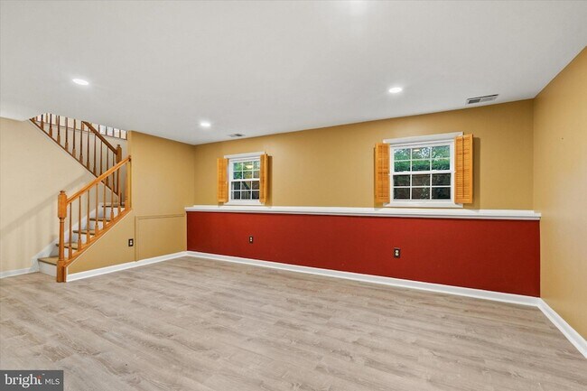 Building Photo - 841 Briar Ct