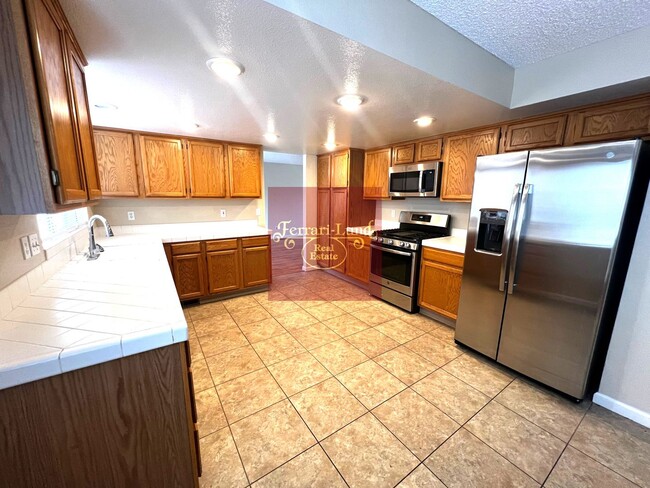 Building Photo - Home in Southwest Reno, 4 bedrooms - KAY D...