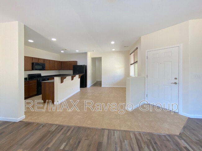 Building Photo - 1000 Aspen Cliff Dr