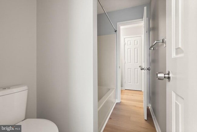 Building Photo - 448 Cromwell Ct