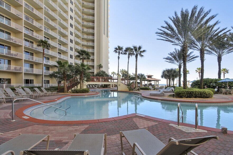 Building Photo - 9900 S Thomas Dr