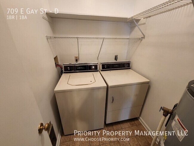 Building Photo - 709 E Gay St