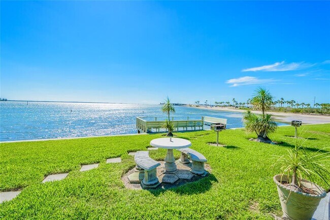 Building Photo - 2566 Gary Cir