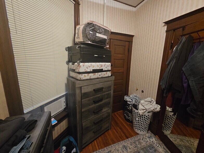 Building Photo - 1132 W Wrightwood Ave