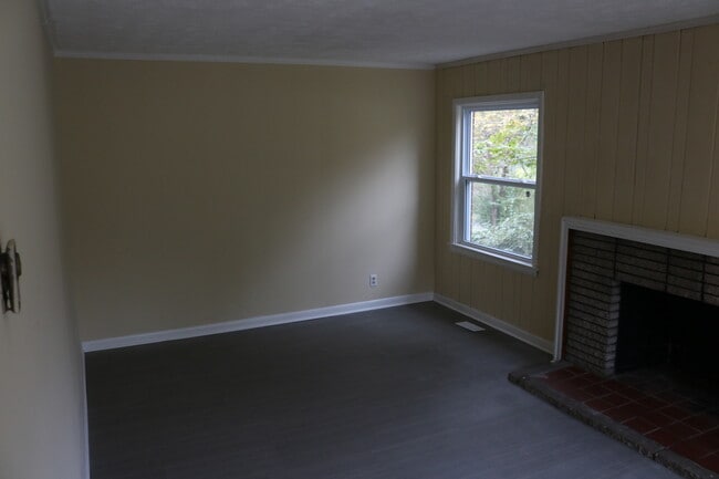 Building Photo - 2301 Brooks Ave