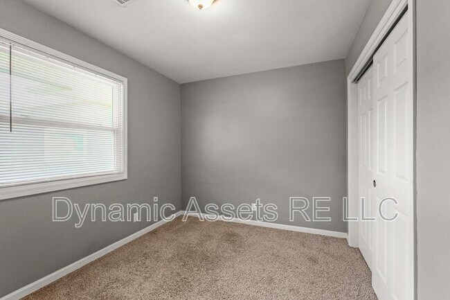 Building Photo - 1914 John F Kennedy St