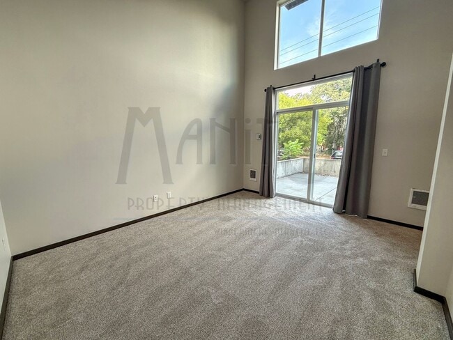 Building Photo - Kendall Yards Townhouse