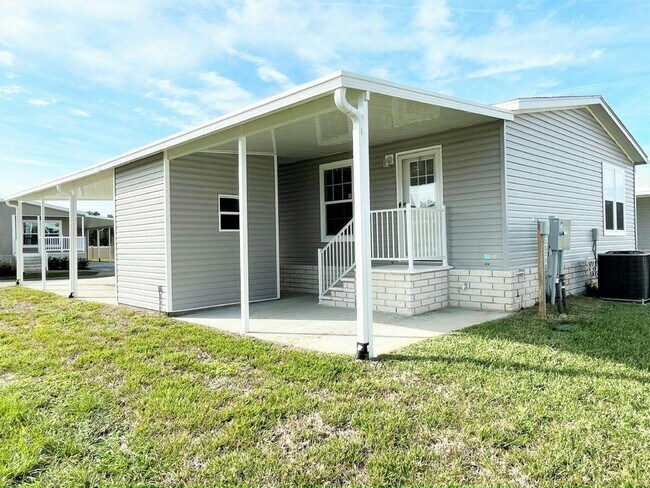 Building Photo - 10921 SW 30th Ave