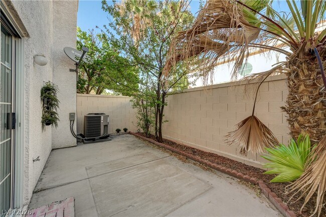 Building Photo - 8039 Teresita Ave