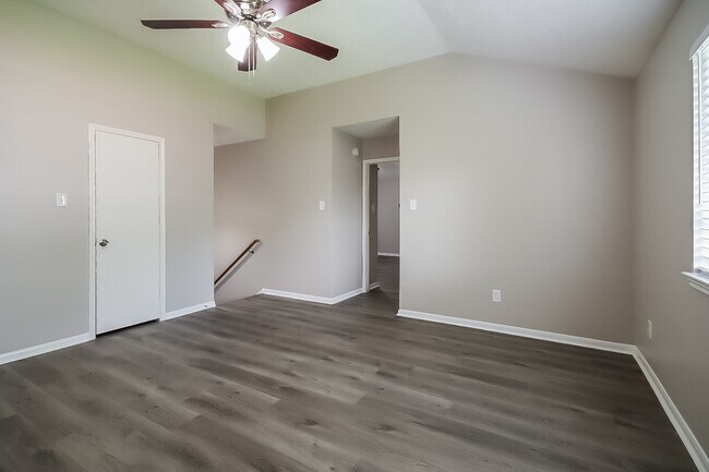 Building Photo - 28710 Sedgefield St