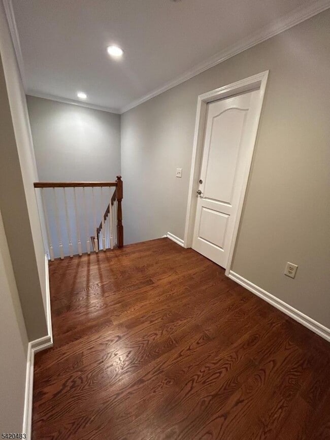 Building Photo - 220 Butternut Dr