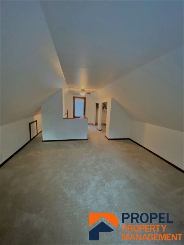 Building Photo - 3345 Edgewood Dr