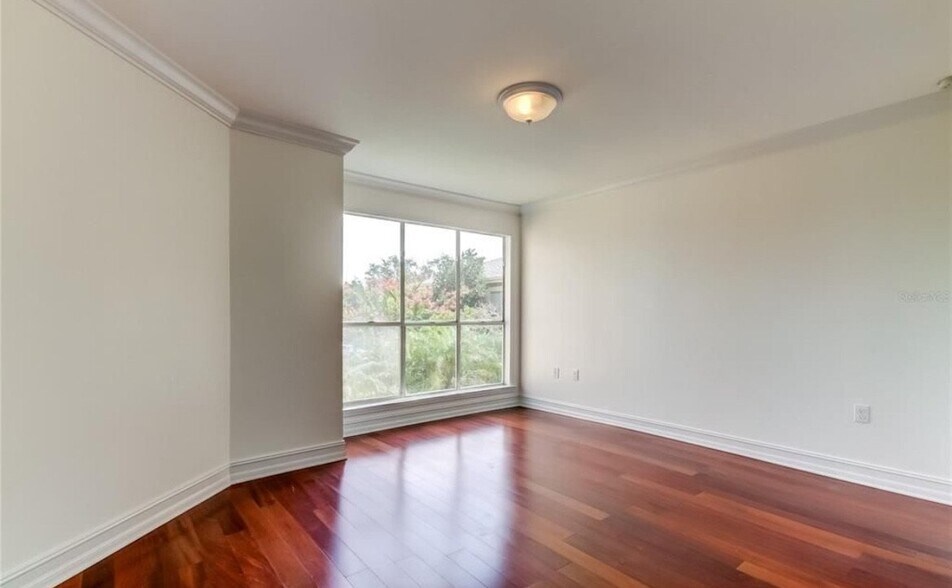 Building Photo - 115 112th Ave NE