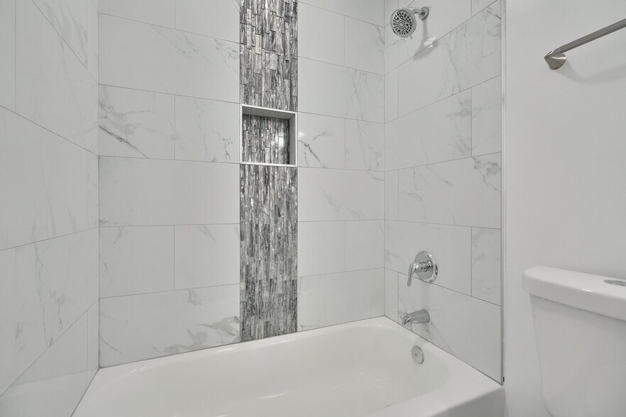 Building Photo - 1931 McCulloh St