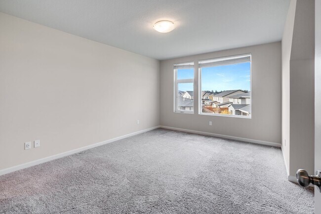 Building Photo - Beautiful 4 Bed, 3 Bath Rental Home in Hillsboro!