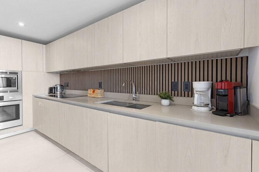 Building Photo - 4111 S Ocean Dr