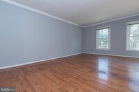 Building Photo - 48 Pontiac Way