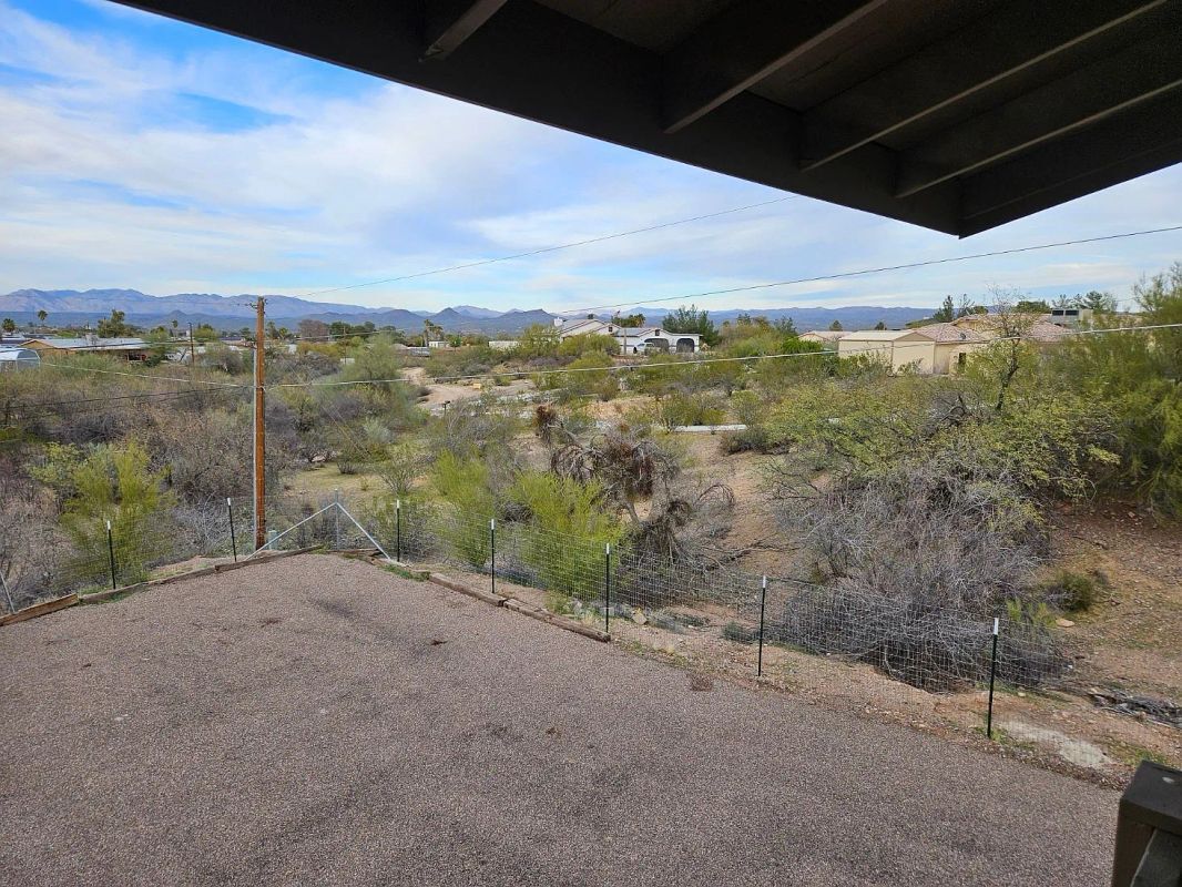 Building Photo - 820 S Yaqui Dr