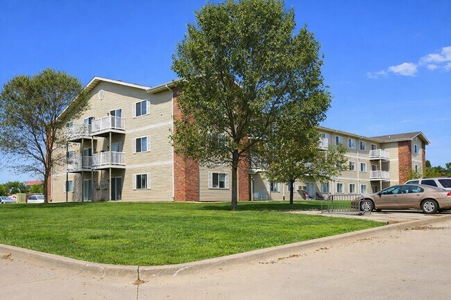 Building Photo - SOUTHERN HILLS