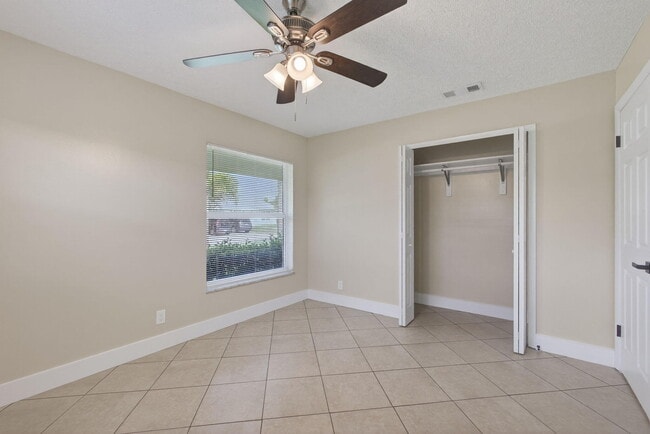 Building Photo - 8729 SE Hobe Ridge Ave