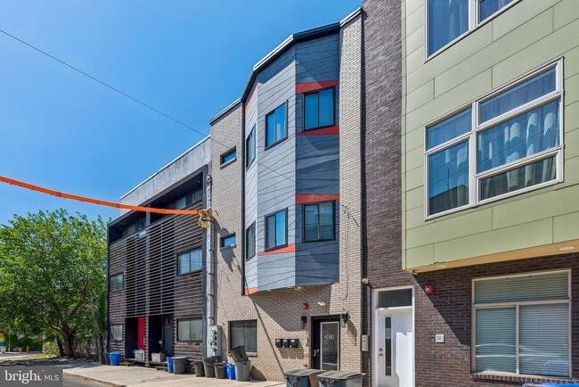 Building Photo - 2028 E Fletcher St