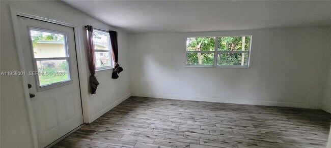 Building Photo - 1642 44th St