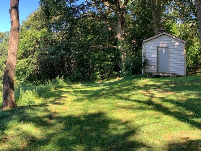 Building Photo - 1057 Ridge Rd