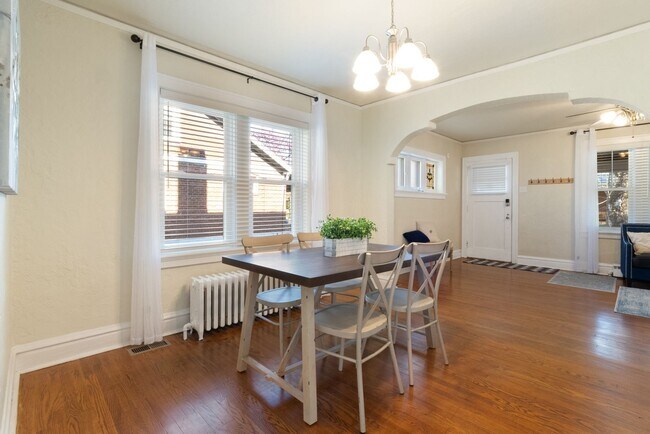 Building Photo - West Park