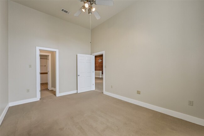 Building Photo - 2309 Harborside Dr