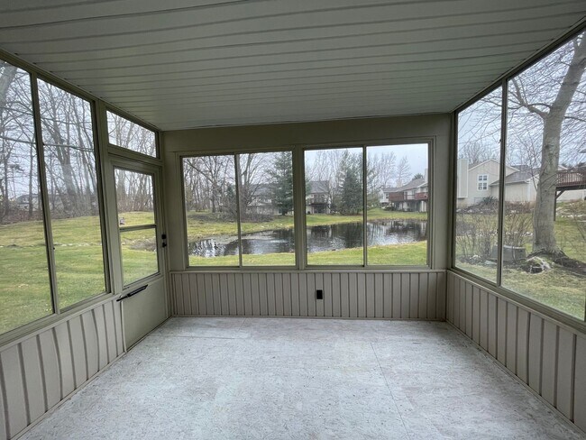 Building Photo - 4368 Pond Ridge Ct