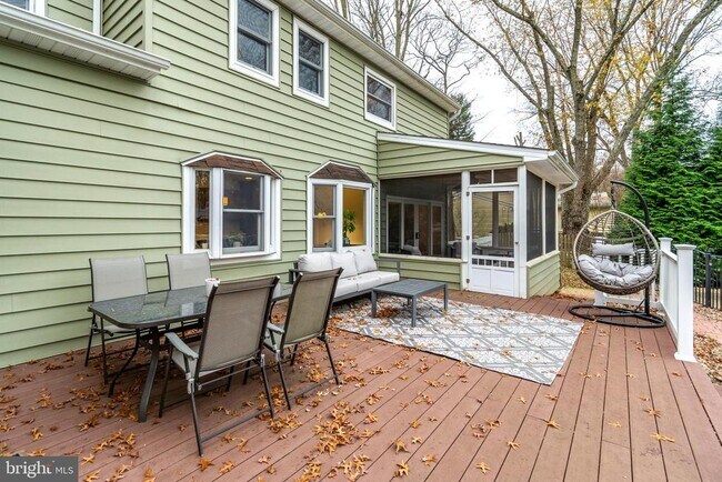 Building Photo - 24 Camelia Ct