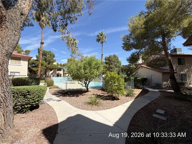 Building Photo - 705 Rock Springs Dr