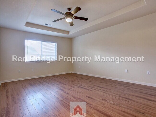 Building Photo - 14286 Russ Wilcox Way