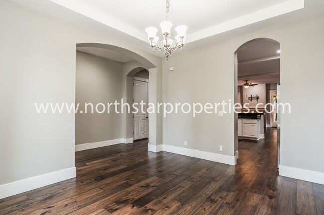 Building Photo - 20462 SW Arnold Pl