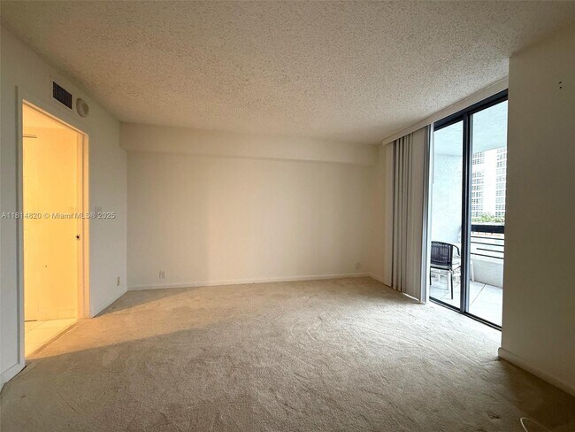 Building Photo - 3530 Mystic Pointe Dr
